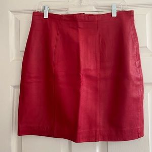 Red leather vintage high-waisted pencil skirt